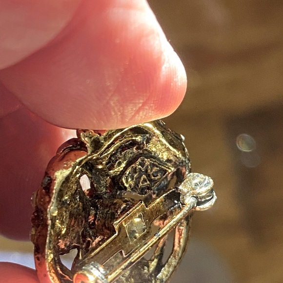 White Metal Casters Association (WMCA) Gold Tone And Clear Rhinestone Brooch - Picture 2 of 2